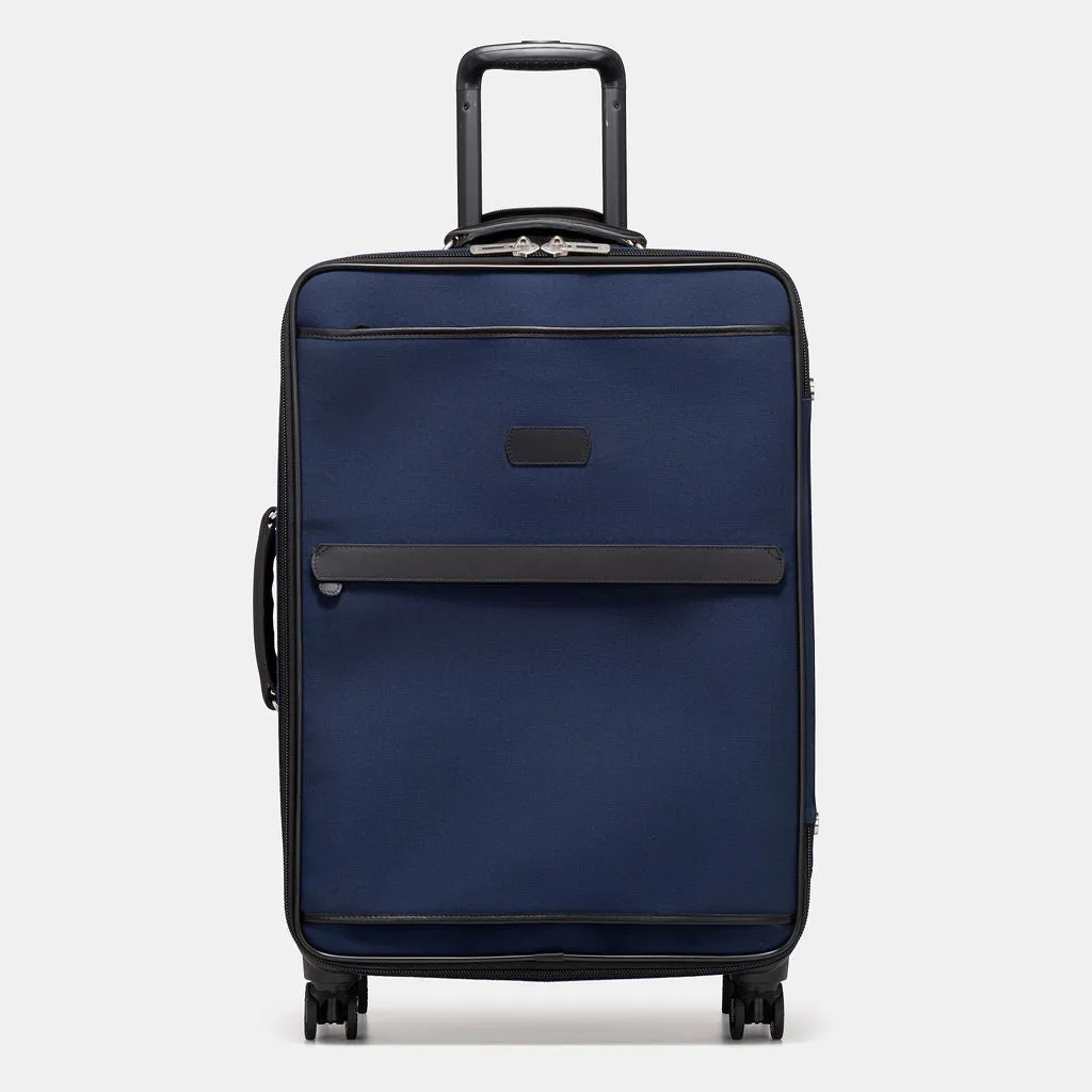 26" LIGHTWEIGHT WHEELED CASE WITH 4 WHEELS