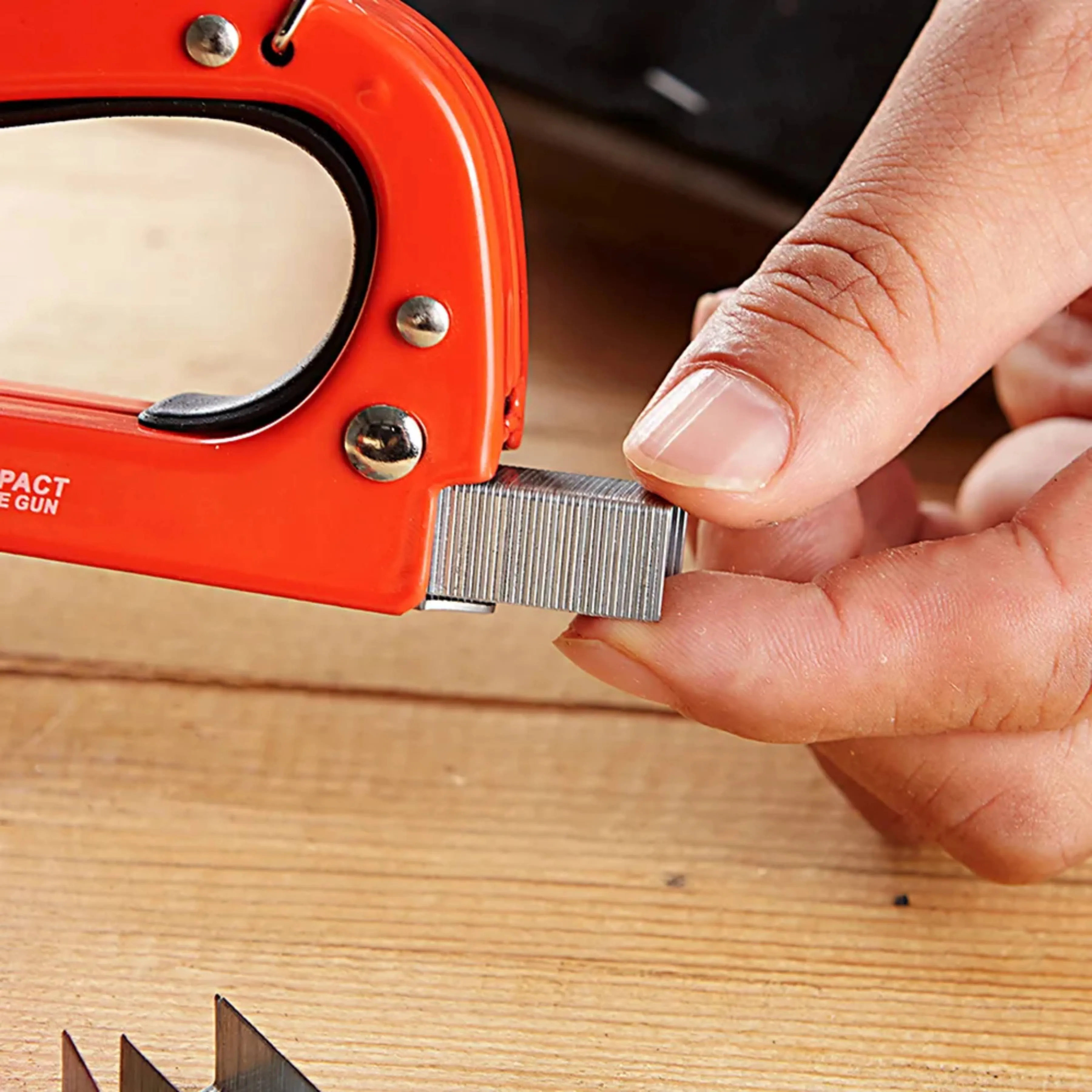 DEKTON 1500PC Staples Set