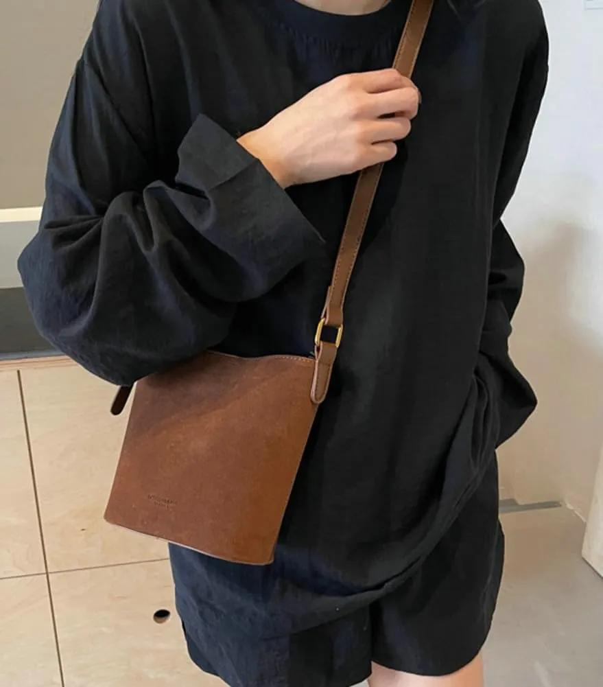 Suede Bucket Bag Shoulder Underarm Bag for Women Suede Satchels Handbag Crossbody Bag Slouchy Shoulder Bag Tote Purse