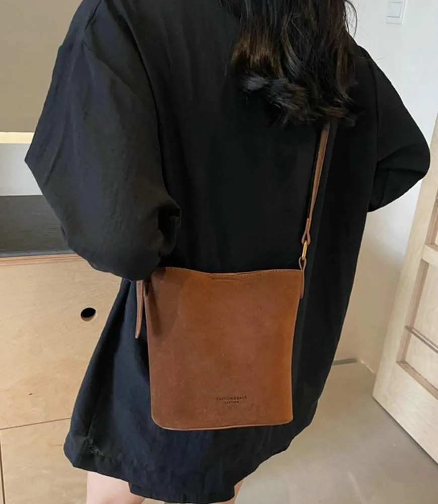 Suede Bucket Bag Shoulder Underarm Bag for Women Suede Satchels Handbag Crossbody Bag Slouchy Shoulder Bag Tote Purse
