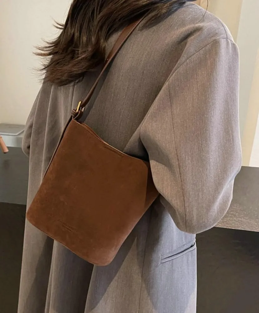 Suede Bucket Bag Shoulder Underarm Bag for Women Suede Satchels Handbag Crossbody Bag Slouchy Shoulder Bag Tote Purse
