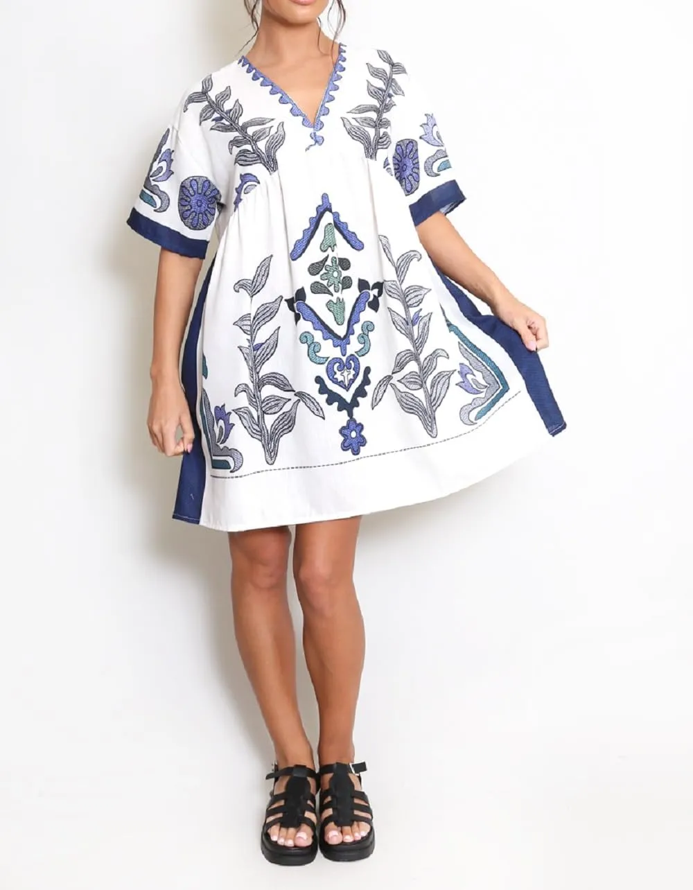 Women Bohemian Floral Mini Dress V Neck Flare Sleeve Sundress Loose Fit Flowy Beach Dress Summer Holiday Dress